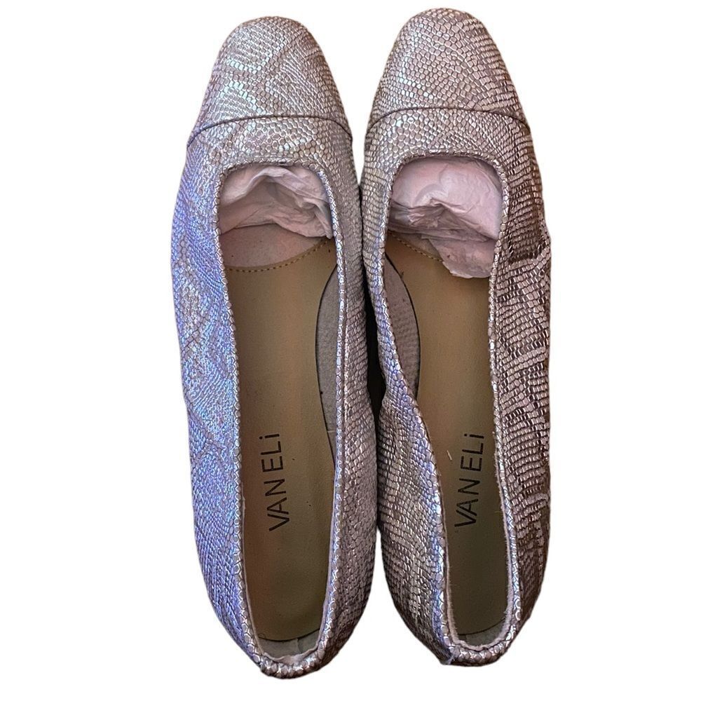 Van Eli Leather Silver Flat Shoes Size 8.5 N